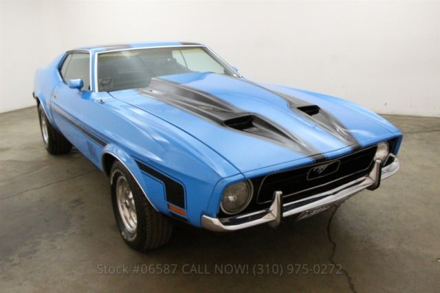 1971 Blue Ford Mustang