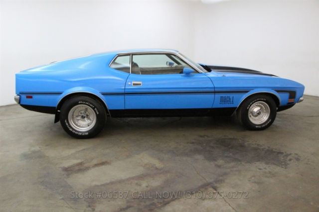 1971 Blue Ford Mustang