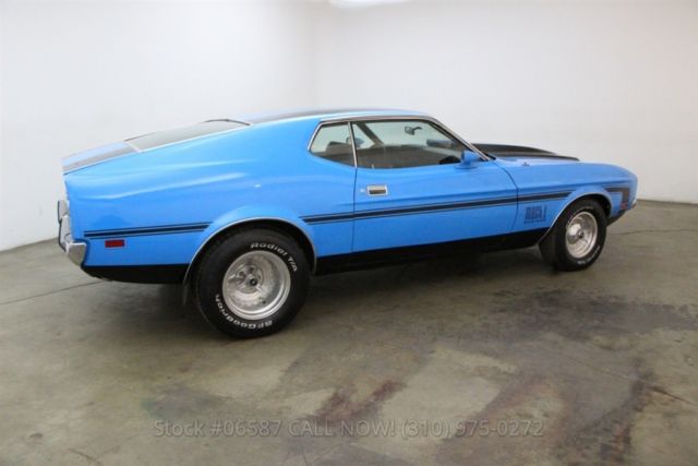 1971 Blue Ford Mustang