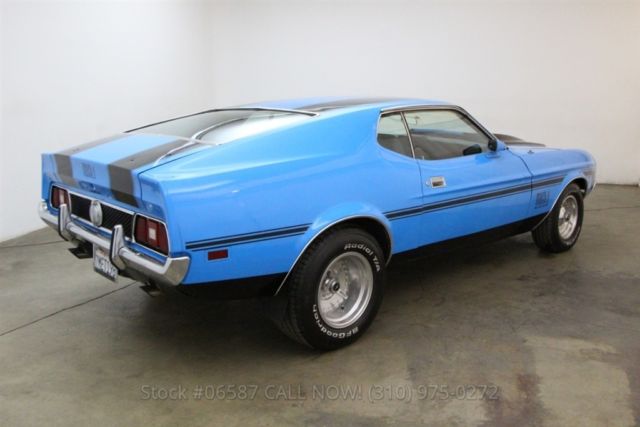 1971 Blue Ford Mustang