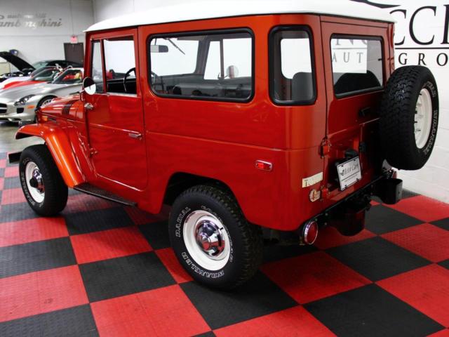 1971 Orange Toyota FJ Cruiser SUV