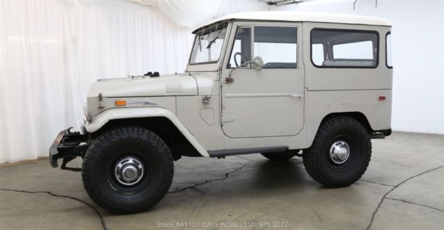 1971 Tan Toyota Land Cruiser