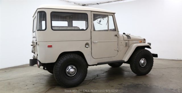 1971 Tan Toyota Land Cruiser