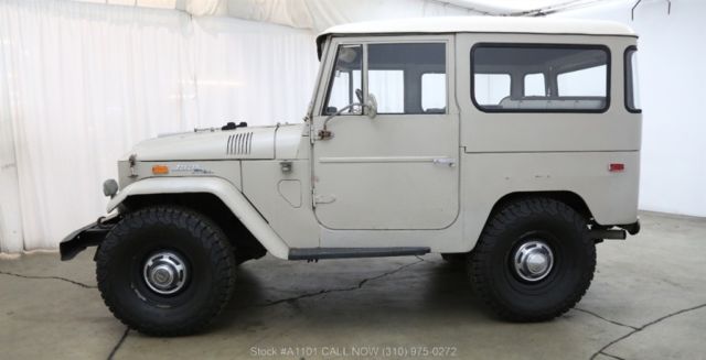 1971 Tan Toyota Land Cruiser