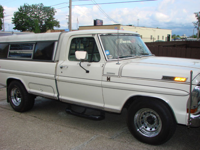 1971 white Ford F-250