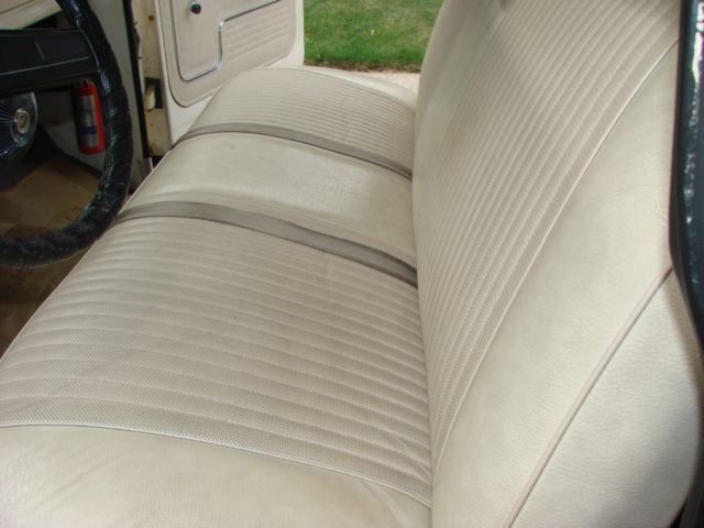 1971 white Ford F-250