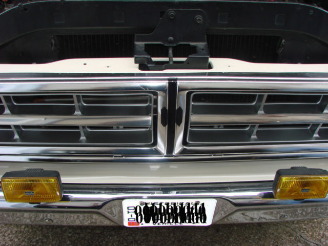 1971 white Ford F-250