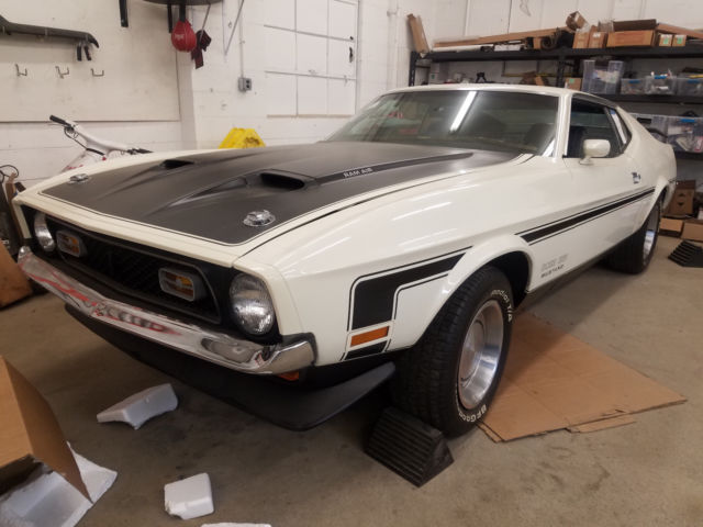 1971 White Ford Mustang Coupe