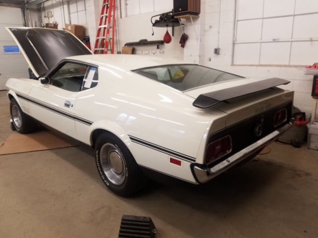1971 White Ford Mustang Coupe