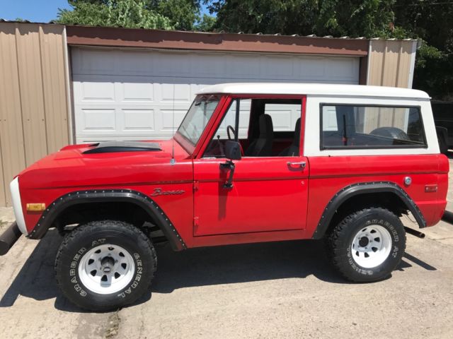 1971 Red Ford Bronco
