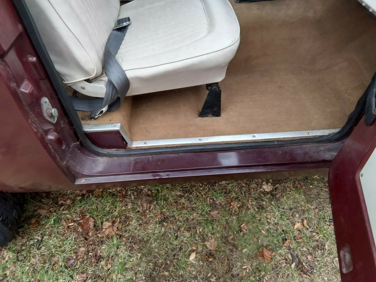 1971 Burgundy Ford Bronco SUV