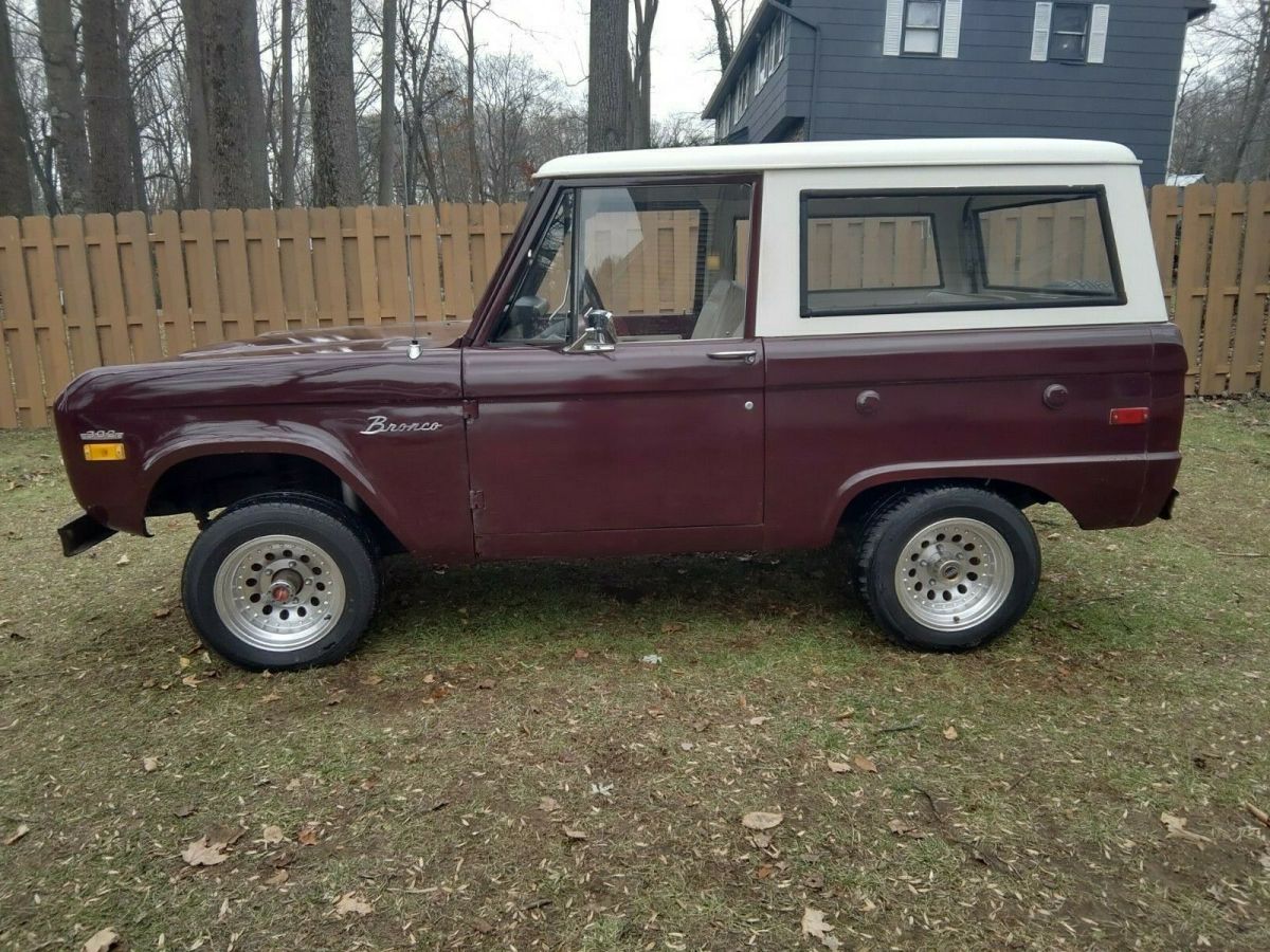 1971 Burgundy Ford Bronco SUV