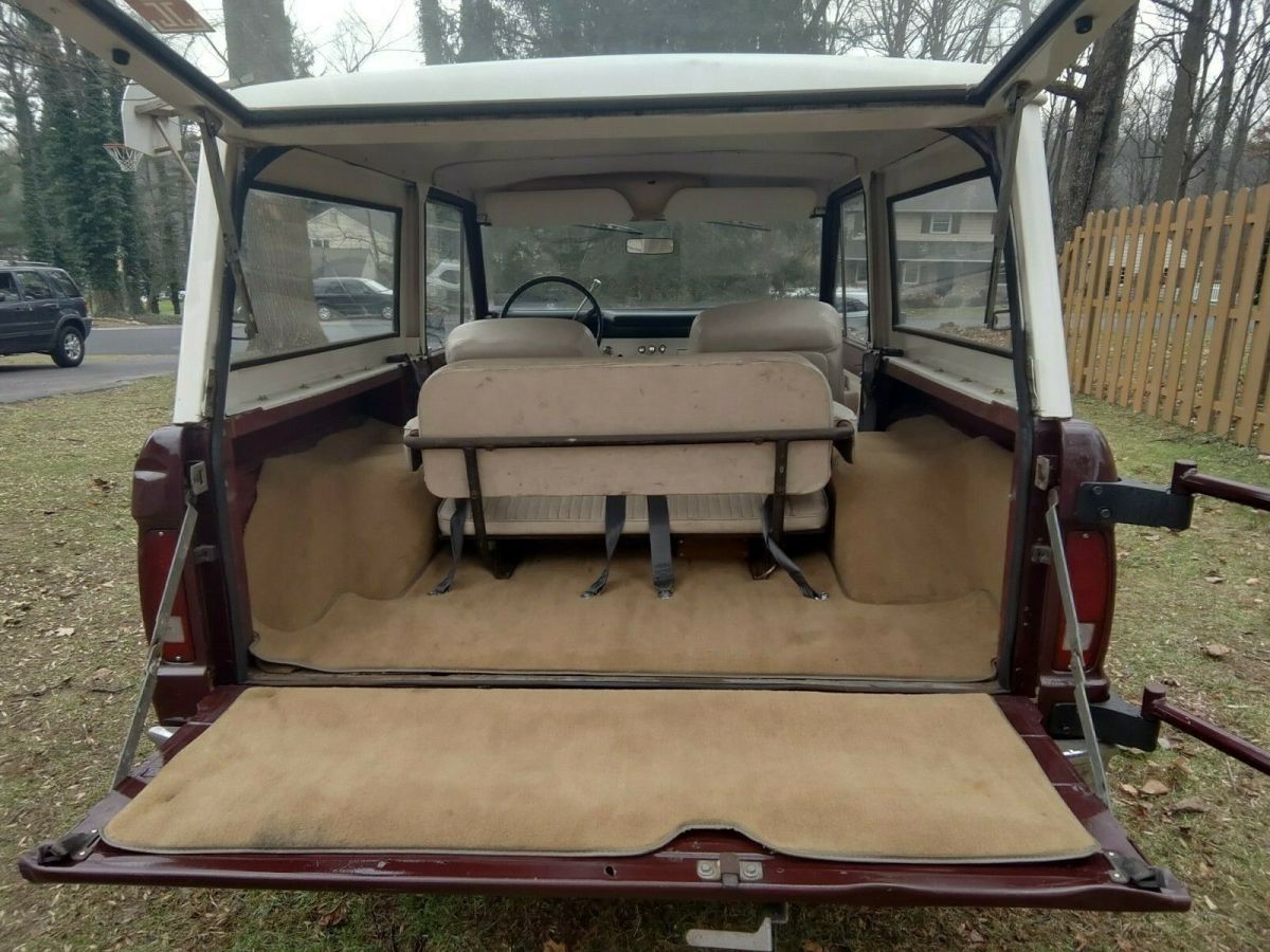 1971 Burgundy Ford Bronco SUV