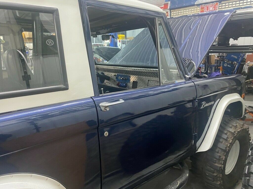 1971 Blue Ford Bronco