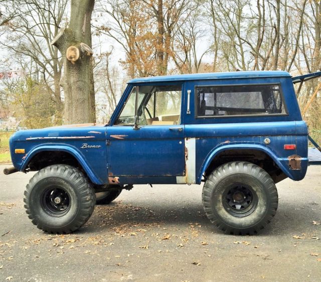 1971 Blue Ford Bronco Wagon