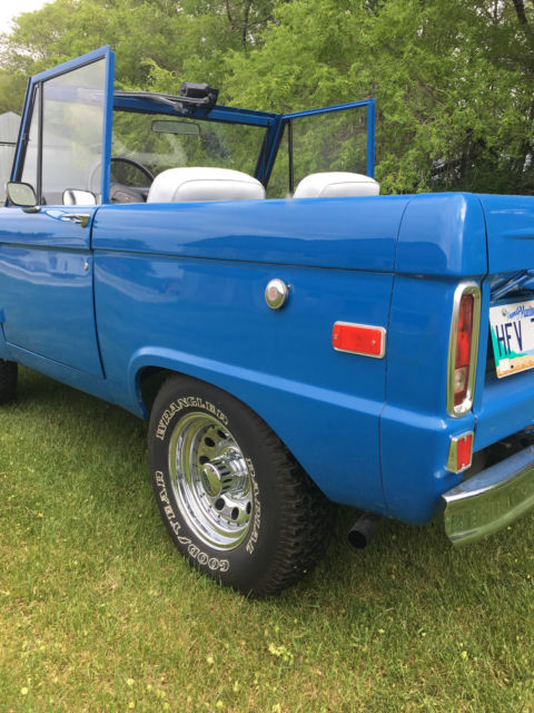 1971 Blue Ford Bronco