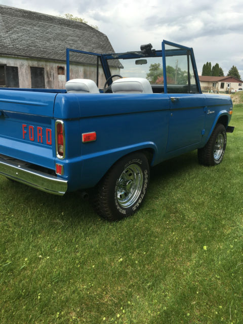 1971 Blue Ford Bronco