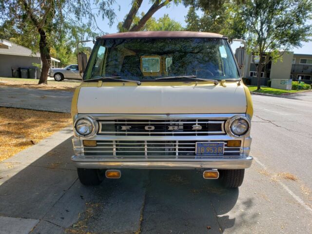 1971 yellow Ford E-Series Van Van