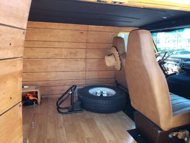 1971 yellow Ford E-Series Van Van