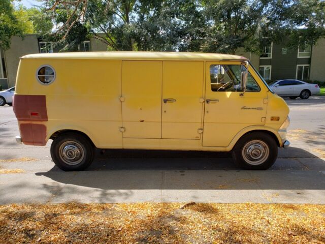 1971 yellow Ford E-Series Van Van