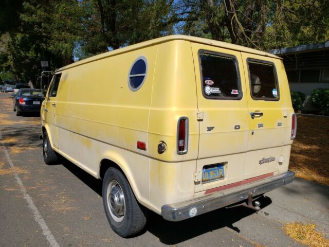 1971 yellow Ford E-Series Van Van