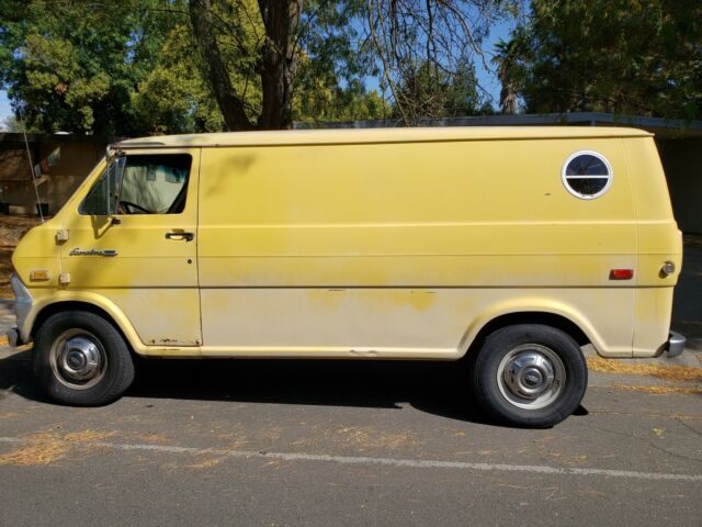 1971 yellow Ford E-Series Van Van
