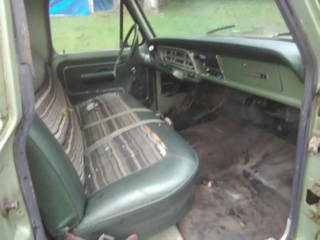 1971 Green Ford F-250 Standard Cab Pickup