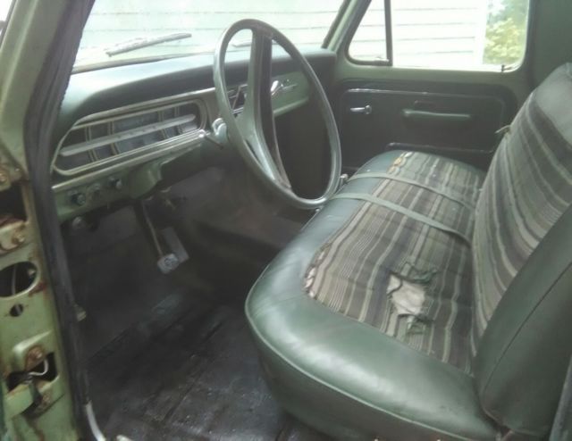 1971 Green Ford F-250 Standard Cab Pickup