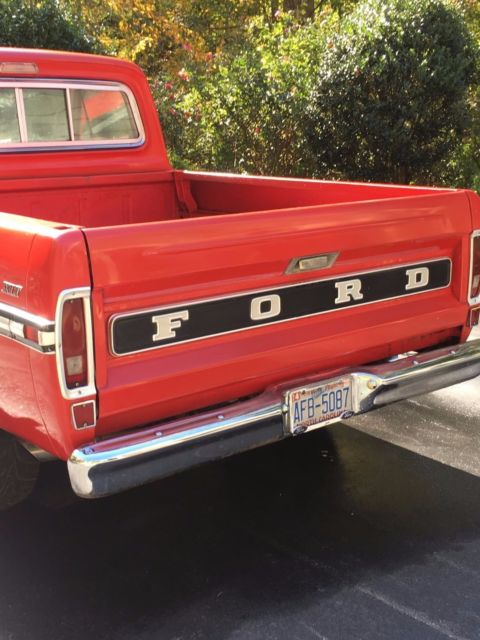 1971 Red Ford F-100 Regular cab