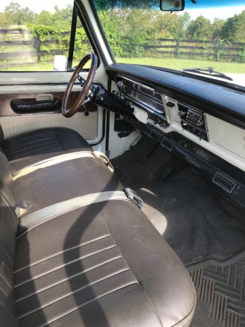 1971 White Ford F-100