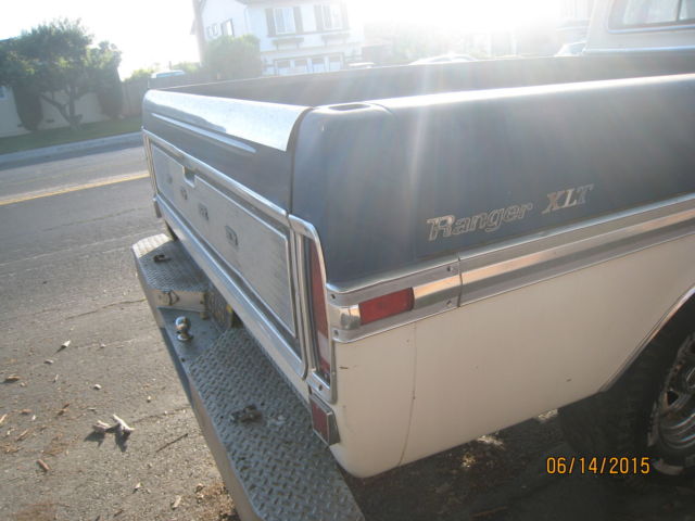 1971 blue/White Ford F-100 Standard Cab long Bed Ford F100 Pickup Truck