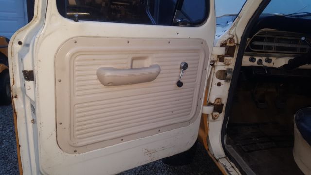 1971 Yellow Ford F-250 Standard Cab Pickup