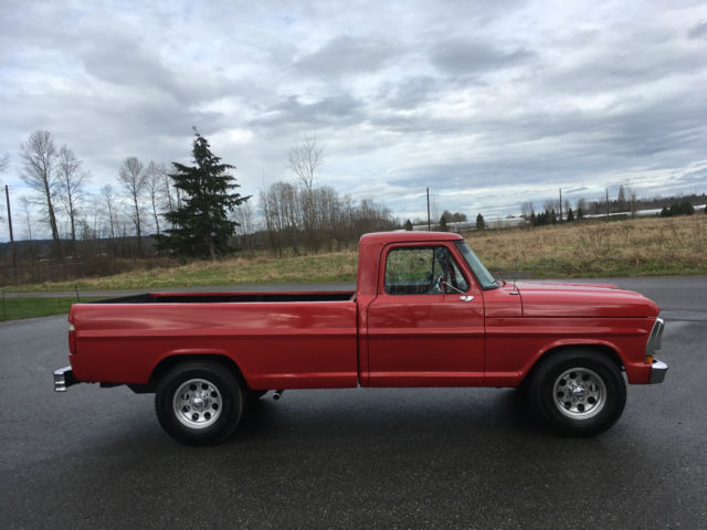 1971 red Ford F-250