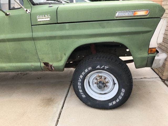 1971 Green Ford F-250 Crew Cab Pickup