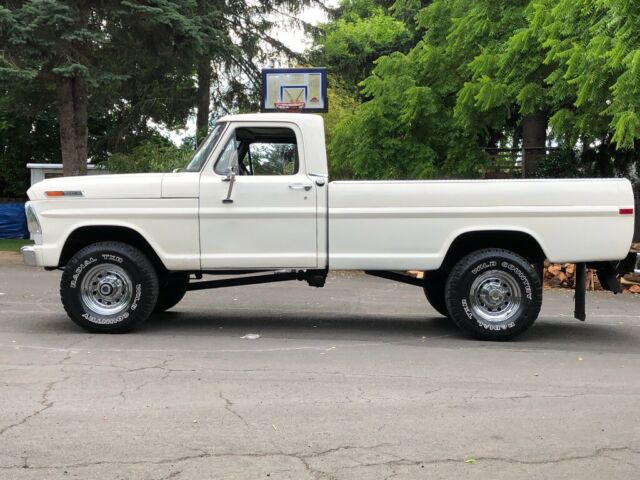 1971 White Ford F-250 Standard Cab Pickup
