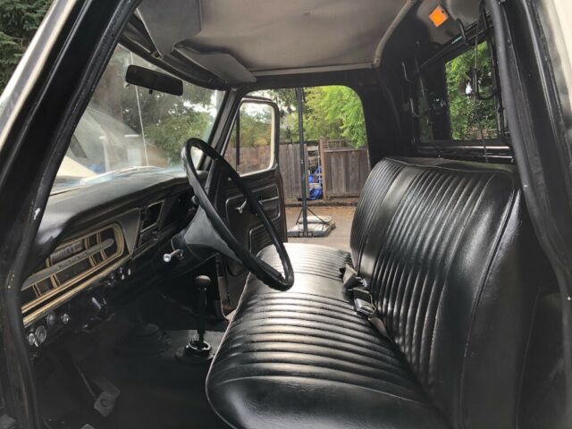 1971 White Ford F-250 Standard Cab Pickup