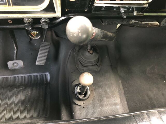 1971 White Ford F-250 Standard Cab Pickup