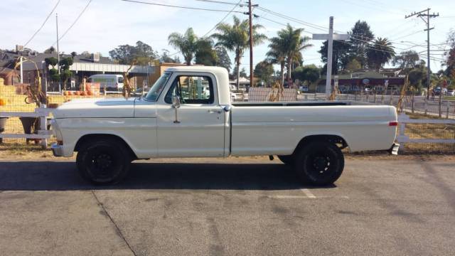 1971 White Ford F-250 Standard Cab Pickup