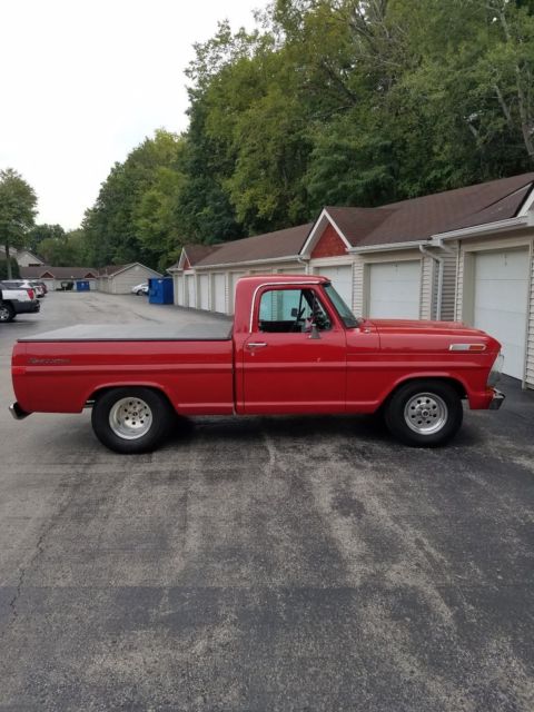 1971 Red Ford F-100 Truck