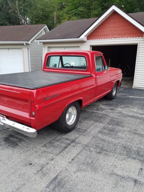 1971 Red Ford F-100 Truck