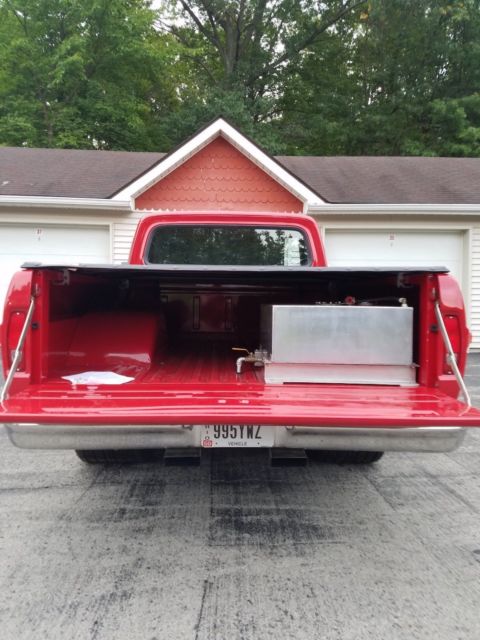 1971 Red Ford F-100 Truck
