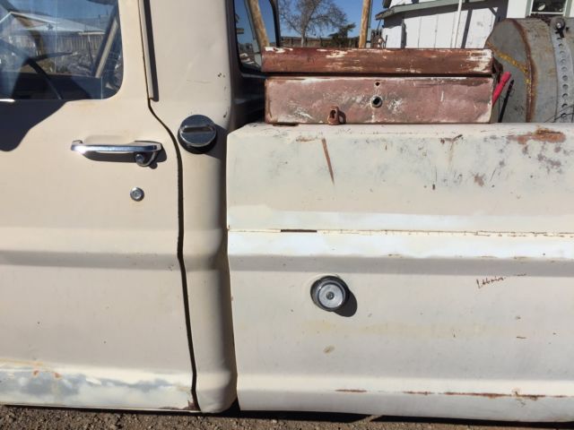 1971 Tan Ford F-100 Standard Cab Pickup