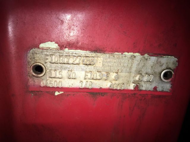 1971 Primer Ford F-100 Truck