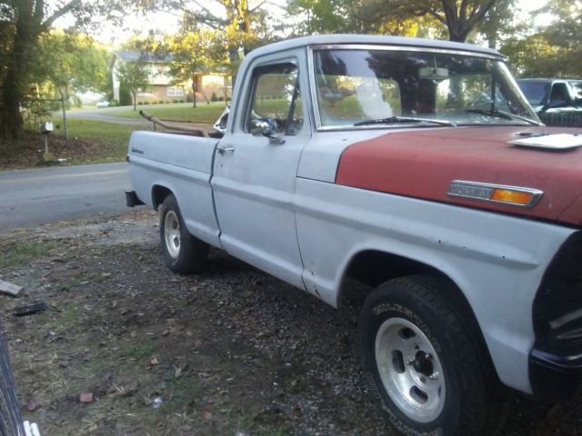 1971 Primer Ford F-100 Truck