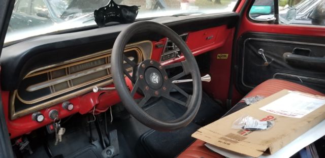 1971 Primer Ford F-100 Truck