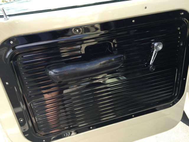 1971 Bahama Blue &amp- Wimbledon White Ford F-100 Styleside Shortbed