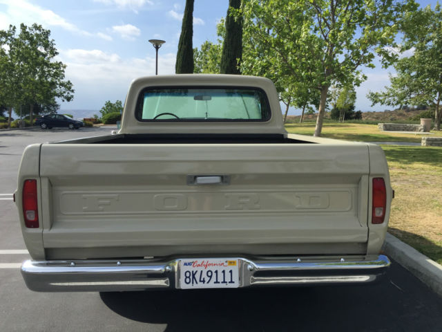 1971 Bahama Blue &amp- Wimbledon White Ford F-100 Styleside Shortbed