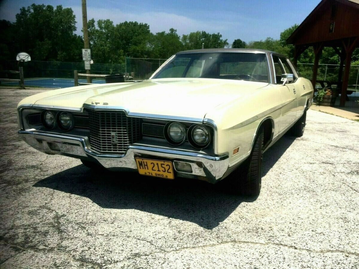 1971 Tan Ford LTD Convertible