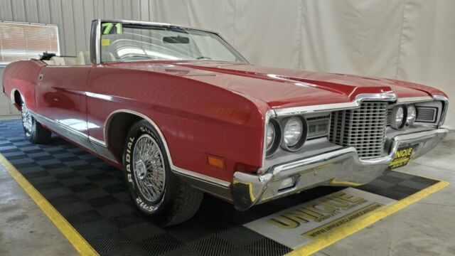 1971 Red Ford LTD Convertible
