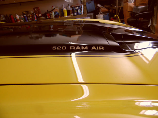 1971 YELLOW AND BLACK Ford Mustang U/K